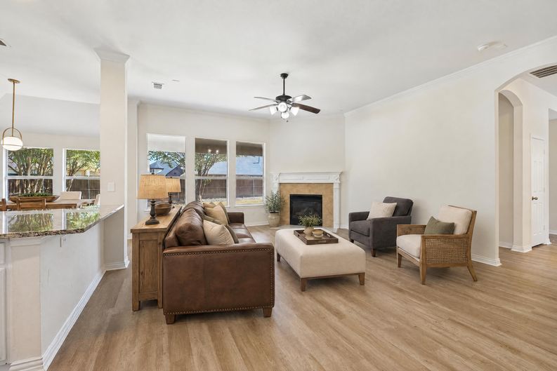 Photo 11 of 35 of 1009 Spinnaker Dr, Forney, TX