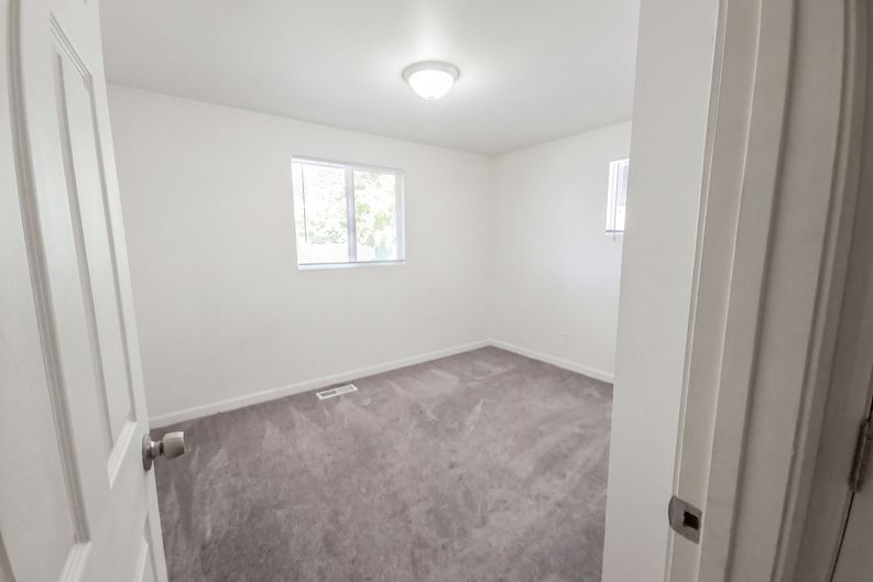 Photo 10 of 16 of 2508 W Francis Ave, Spokane, WA