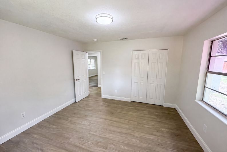 Photo 10 of 23 of 585 Hewett Dr, Orlando, FL