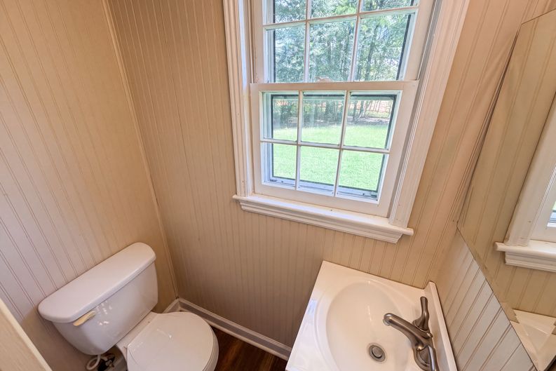 Photo 13 of 23 of 5100 Robinwood Dr, Charlotte, NC