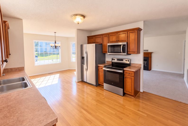 Photo 6 of 22 of 3153 Chartwood Dr, Sandston, VA
