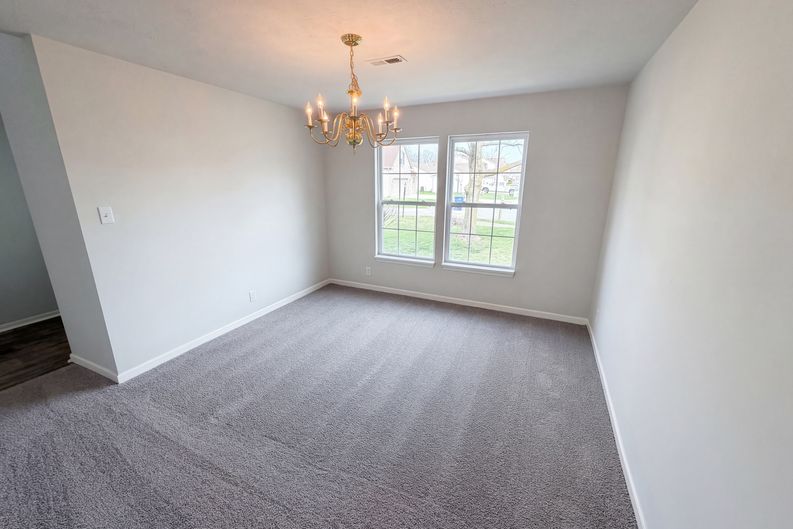 Photo 12 of 31 of 7910 Arvada Pl, Indianapolis, IN