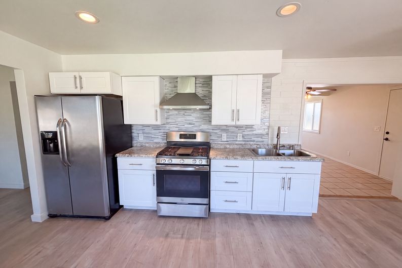 Photo 13 of 22 of 2027 W Corrine Dr, Phoenix, AZ