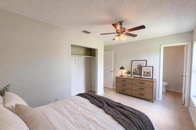 Photo 18 of 24 of 1262 Padgett Cir, Lady Lake, FL