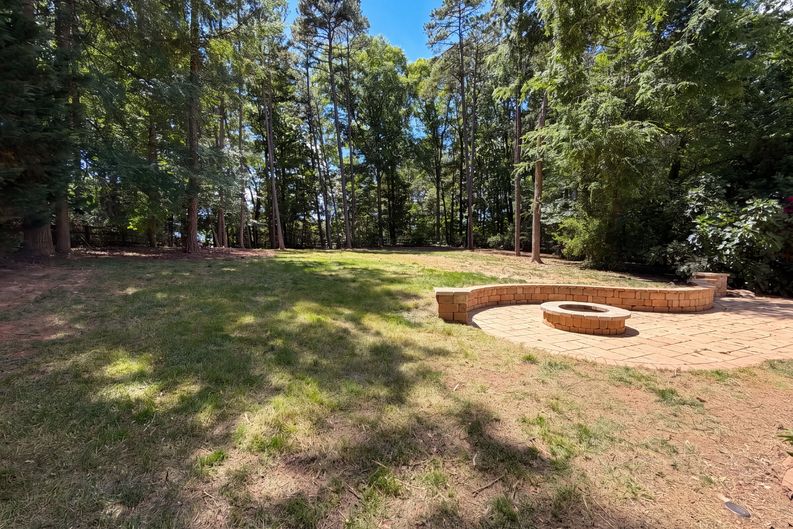 Photo 27 of 49 of 12209 Willingdon Rd, Huntersville, NC