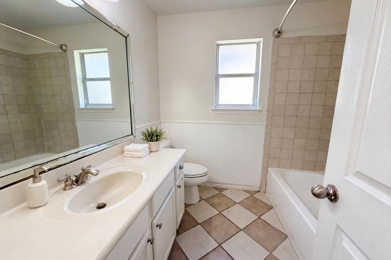 Photo 14 of 16 of 8710 Surrey Ct, Temple, TX