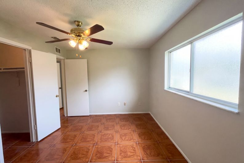 Photo 17 of 27 of 4805 Beacon St, Orlando, FL