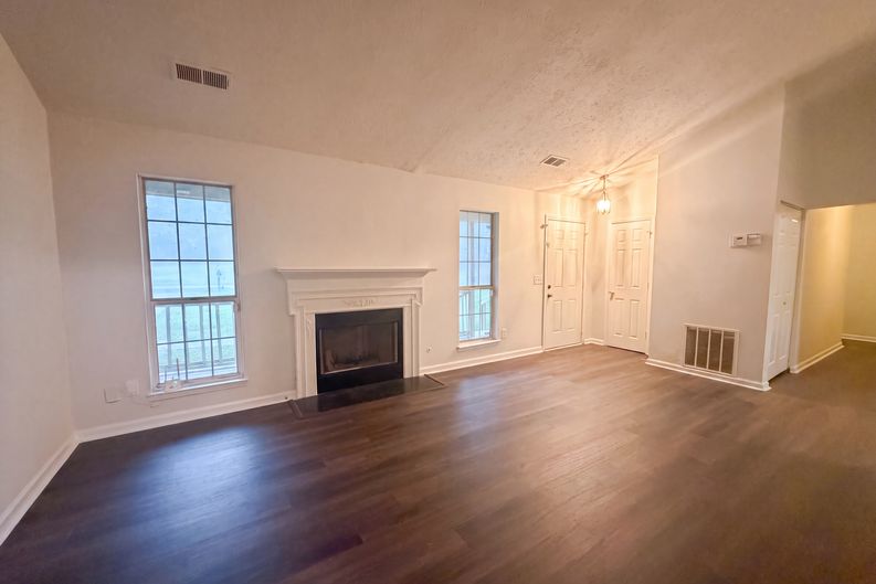Photo 3 of 29 of 4320 Southvale Dr, Decatur, GA