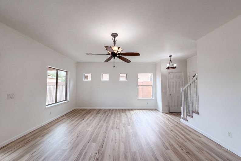Photo 8 of 31 of 5641 S 10th Dr, Phoenix, AZ