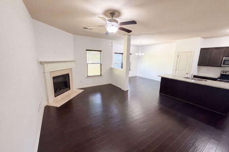 Photo 3 of 21 of 106 Southwind Cir, Newnan, GA
