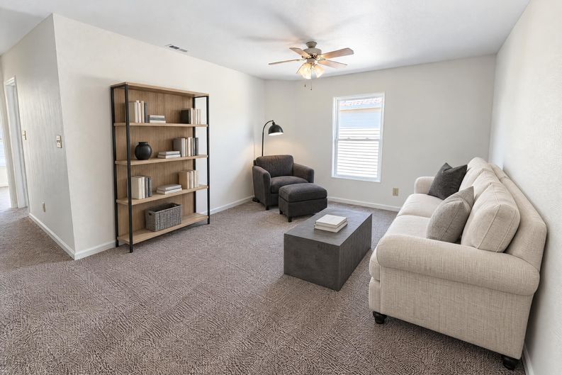 Photo 8 of 20 of 10133 Cumberland Pointe Blvd, Noblesville, IN