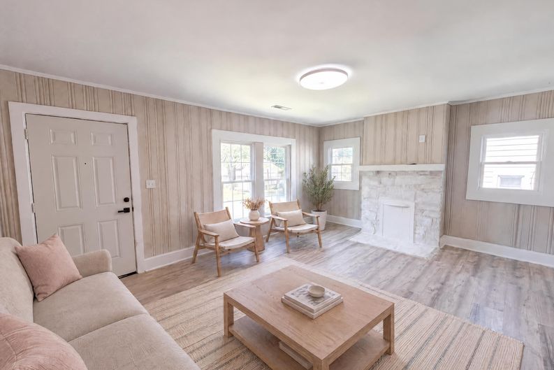 Photo 6 of 16 of 510 N Maple St, Durham, NC
