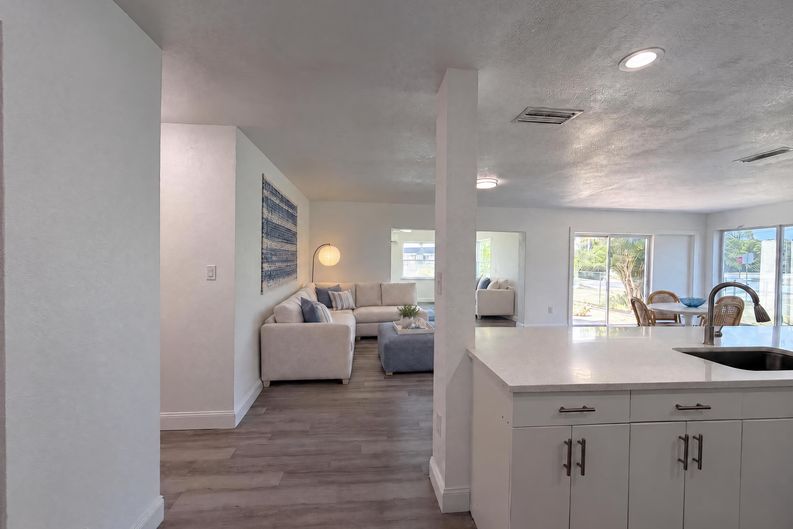 Photo 6 of 26 of 21530 Glendale Ave, Port Charlotte, FL