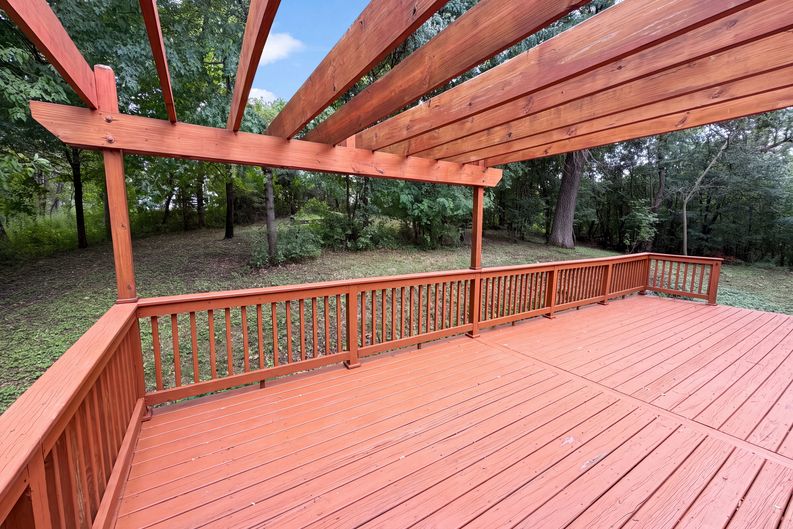 Photo 29 of 32 of 2509 Oakwood Dr, Burnsville, MN