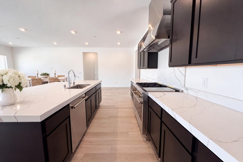 Photo 7 of 32 of 8289 Warbonnet Way, Las Vegas, NV