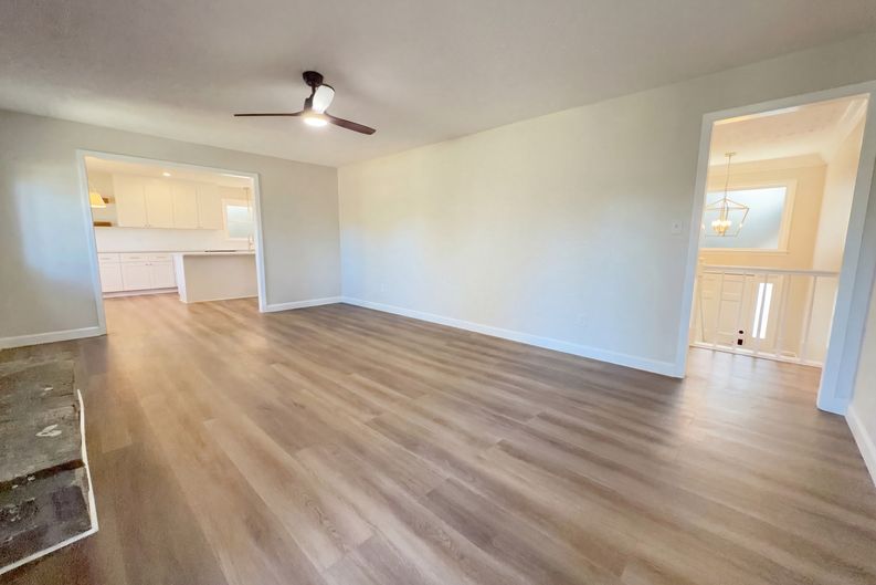 Photo 9 of 23 of 5048 Kerry Downs Rd, Hoover, AL