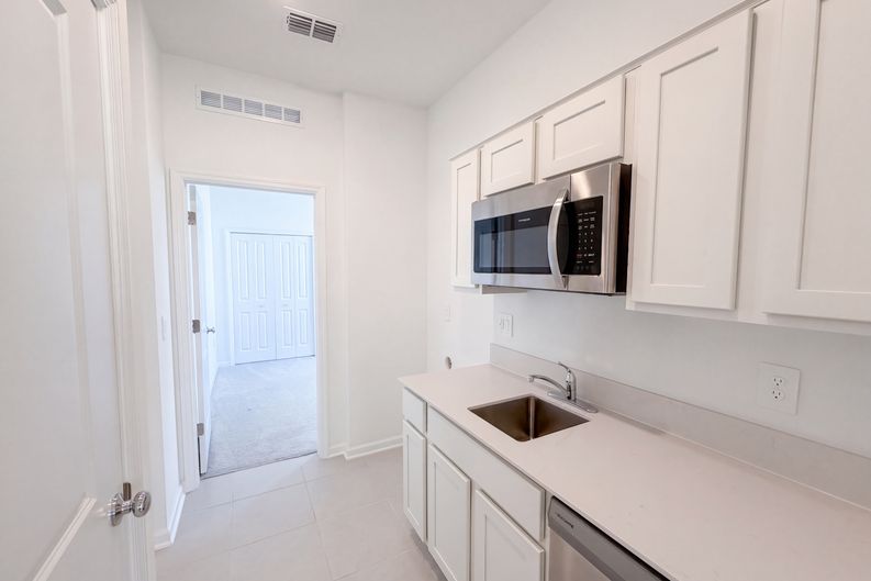 Photo 16 of 20 of 1520 Redwood Ln, Haines City, FL