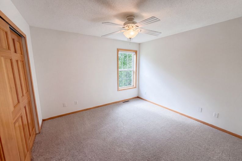 Photo 18 of 36 of 1012 Delano Ct, Stillwater, MN