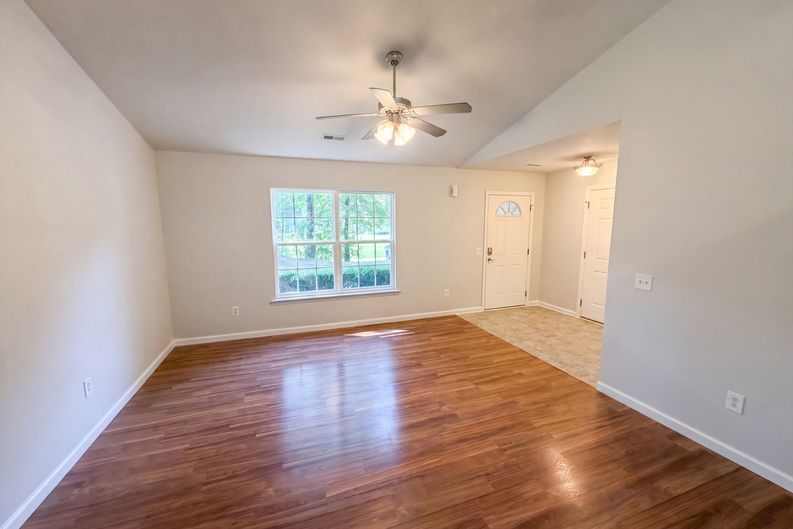 Photo 3 of 18 of 102 Hayworth Ave, Clinton, SC