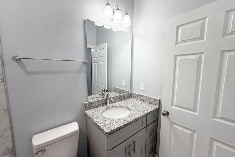Photo 19 of 27 of 1013 W 11th St, Sanford, FL
