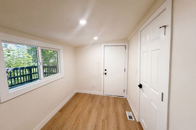 Photo 12 of 24 of 982 Oak Dr, Crestline, CA