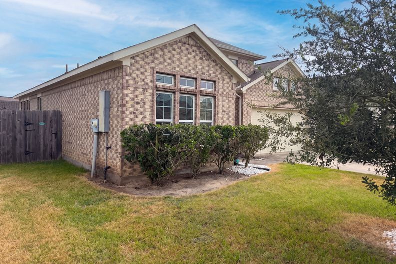Photo 24 of 25 of 7820 Amber Ct, Texas City, TX
