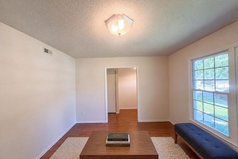 Photo 6 of 19 of 2605 Lamroc Rd, Greensboro, NC
