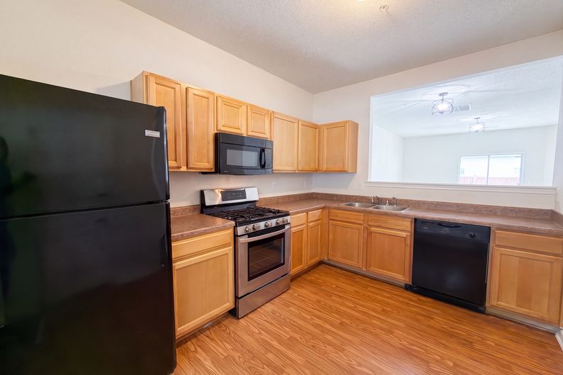 Photo 7 of 21 of 1689 Broad River Rd, Atlanta, GA