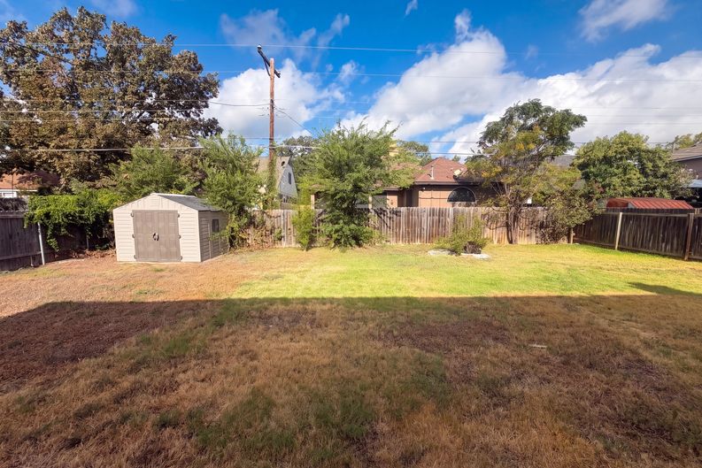Photo 13 of 16 of 1722 Woods Blvd, Round Rock, TX