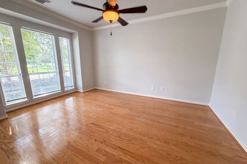 Photo 8 of 21 of 25722 Lake Springs Way, Spring, TX