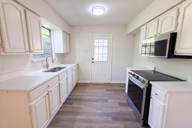 Photo 14 of 19 of 8943 3rd Ave, Jacksonville, FL