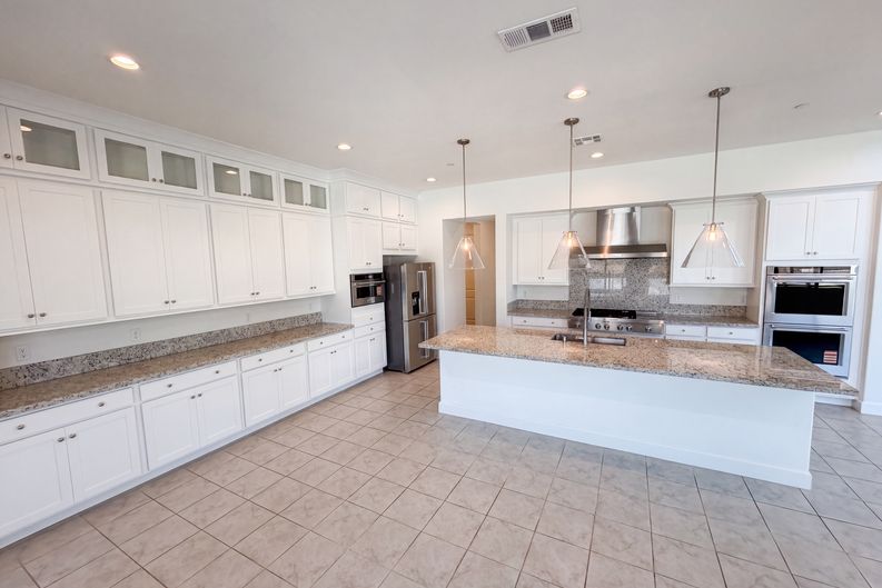 Photo 13 of 43 of 17698 Col Ranch Dr, Riverside, CA