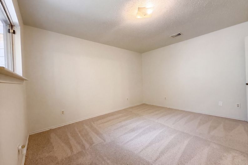 Photo 8 of 16 of 3307 Brookston St, Houston, TX