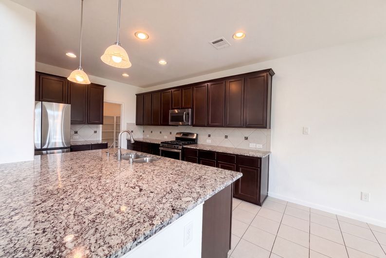 Photo 9 of 28 of 19607 Pecos Bend Ct, Cypress, TX