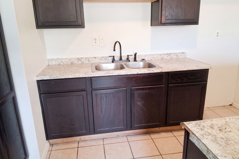 Photo 7 of 21 of 1817 Corte Eduardo St SW, Albuquerque, NM