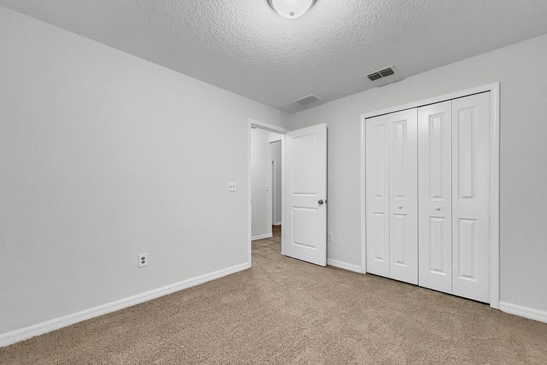 Photo 4 of 23 of 10113 Rosemary Leaf Ln, Riverview, FL