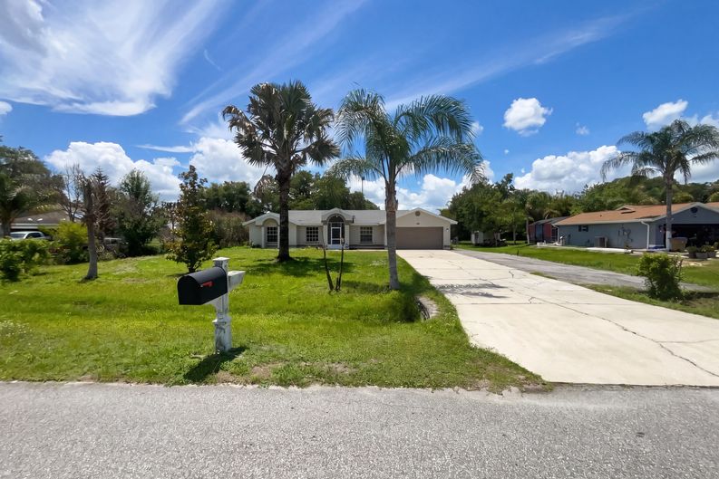 Photo 25 of 33 of 1750 Evergreen Ct, Kissimmee, FL