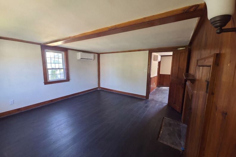 Photo 8 of 19 of 1026 Forbes St, East Hartford, CT