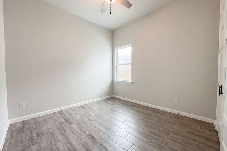 Photo 11 of 16 of 40402 Mostyn Dr, Magnolia, TX