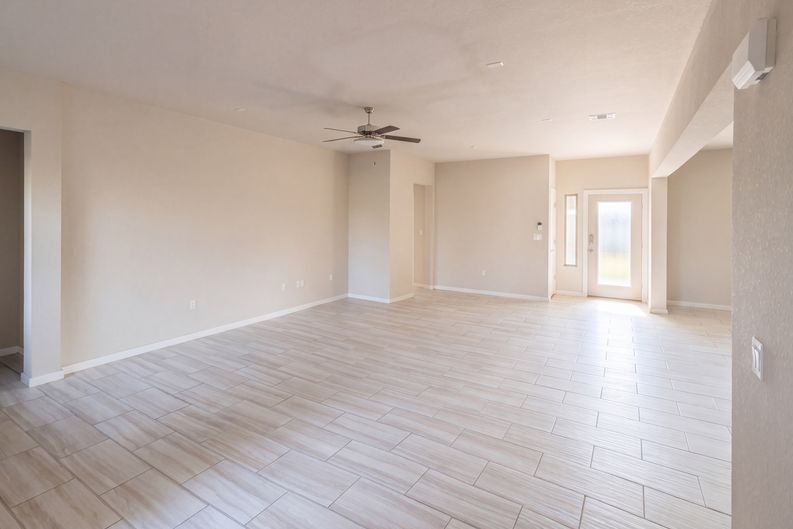 Photo 8 of 20 of 2801 Maria Casas St, El Paso, TX