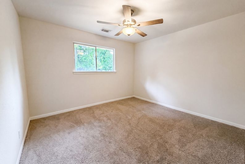 Photo 15 of 23 of 17518 Rustington Dr, Spring, TX