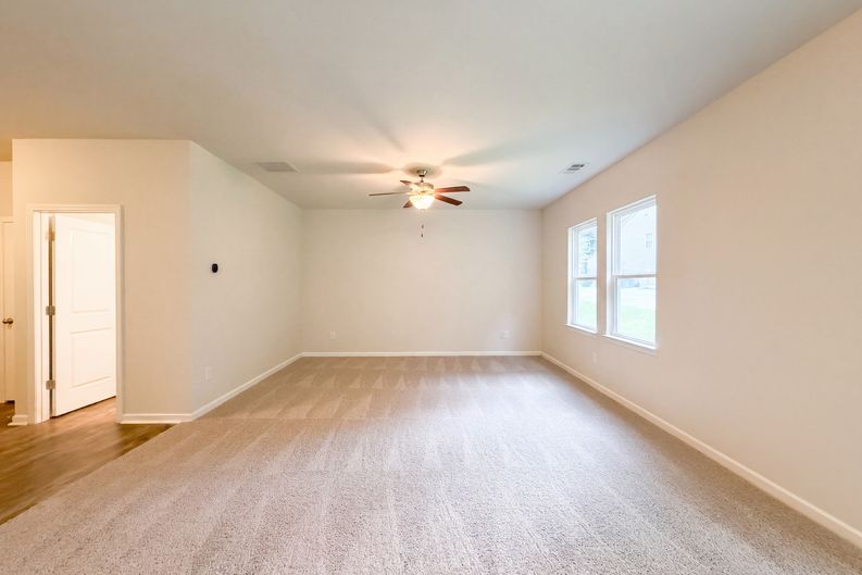 Photo 8 of 27 of 8618 Blair Ct, Douglasville, GA