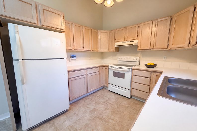 Photo 3 of 20 of 9886 SE 38th Ave, Portland, OR