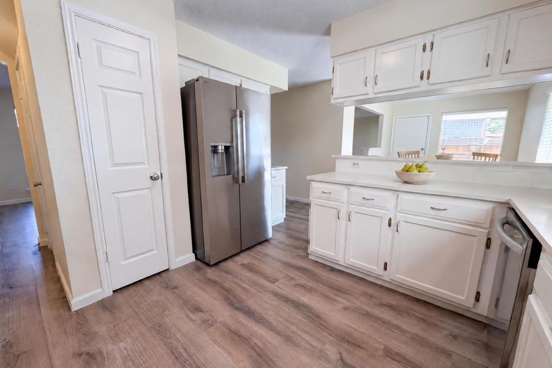 Photo 12 of 32 of 4519 Spinks Creek Ln, Spring, TX