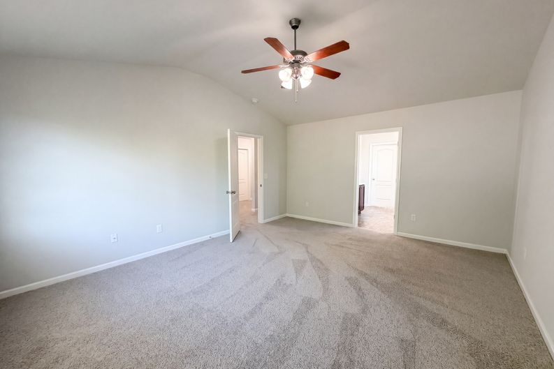 Photo 4 of 21 of 129 Saddlebrook Ave, Pickens, SC