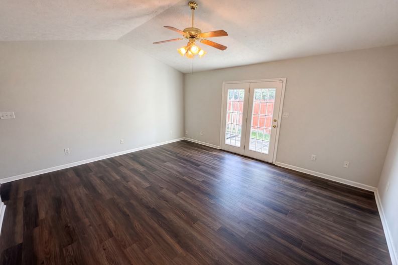 Photo 8 of 20 of 2027 Ferdinand Ct, Indianapolis, IN