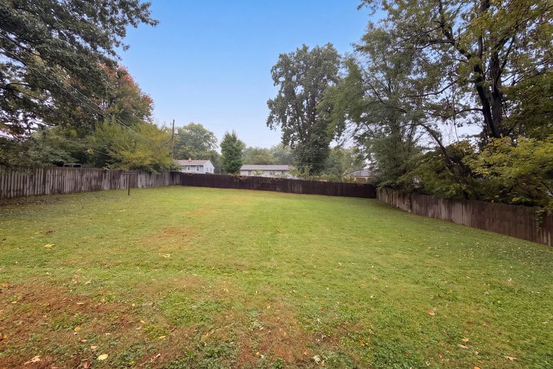 Photo 18 of 22 of 11214 E 48th St, Kansas City, MO