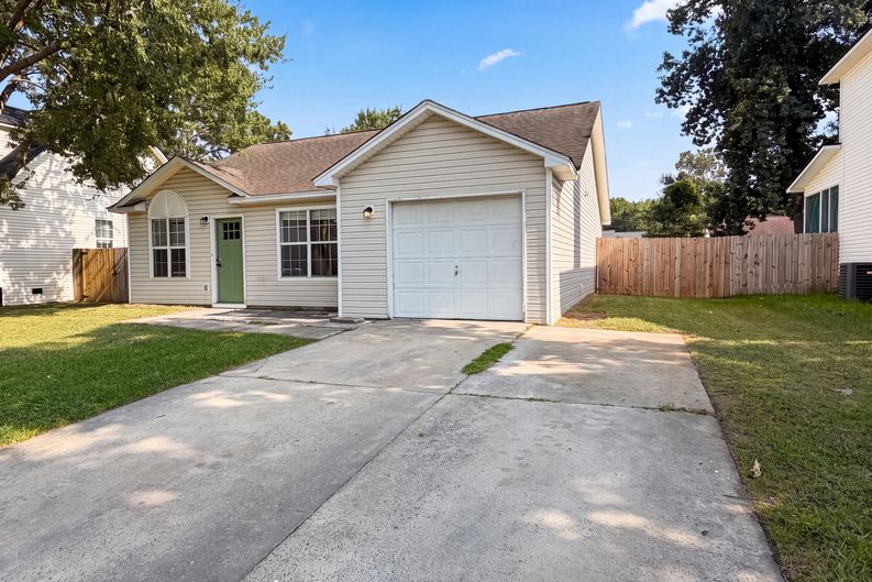 Photo 15 of 18 of 218 Persimmon Cir, Goose Creek, SC