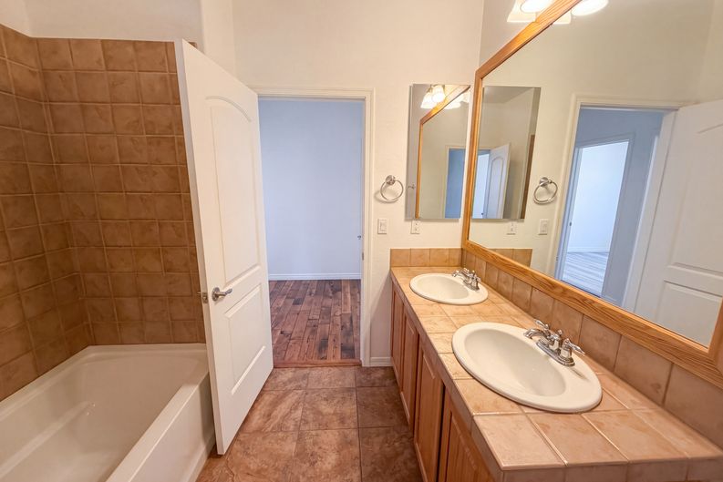Photo 12 of 22 of 27348 N 90th Ln, Peoria, AZ