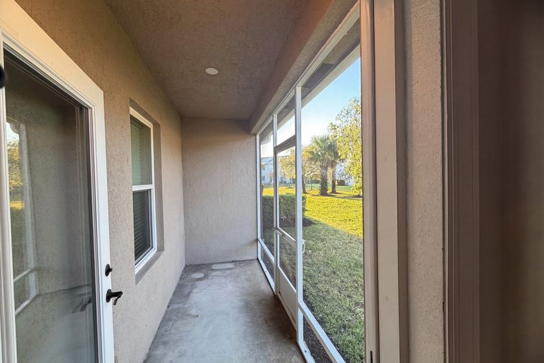 Photo 5 of 20 of 758 NE Hawks Ridge Way, Port Saint Lucie, FL